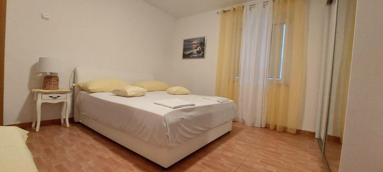 Apartments Mestral Baška Voda Esterno foto